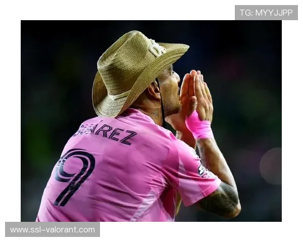 苏亚雷斯地面缠斗十秒逆转,赛后获最佳表现奖 苏亚雷斯地面缠斗十秒逆转,赛后获最佳表现奖